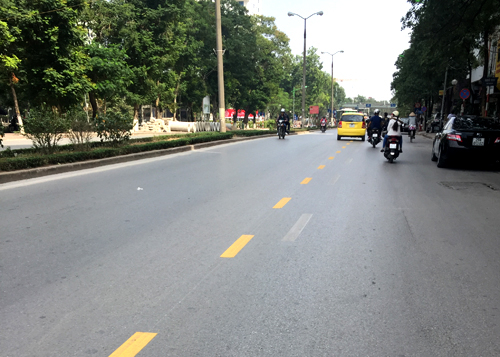 Ý nghĩa vạch kẻ đường vàng, trắng - nhiều tài xế còn mơ hồ - Trường Lái Sóng Thần