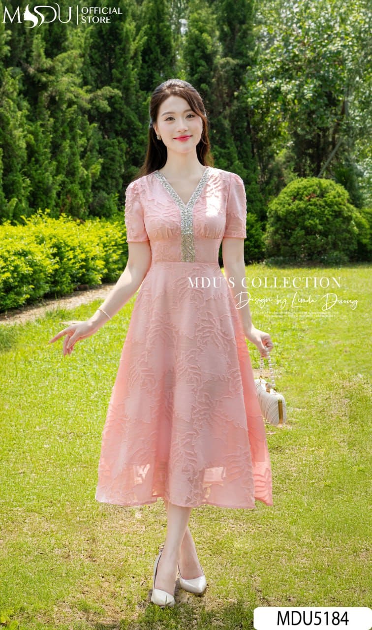 Chọn Váy Công Chúa Màu Hồng Theo Vóc Dáng