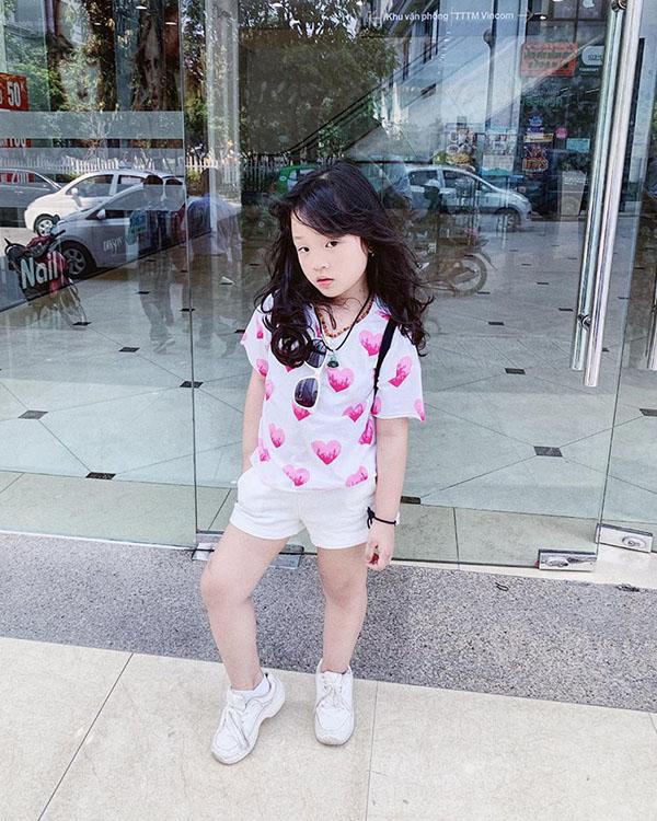 Nói chẳng ngoa, các cô chú cũng phải xách dép chạy theo phong cách của 5 nhóc tì này - 19