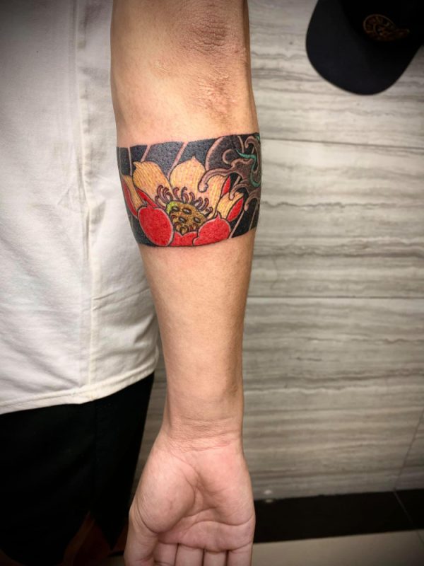 99+ Mẫu hình xăm vòng tay Nhật cổ cực đẹp, chất và ý nghĩa