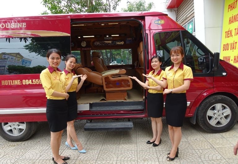 Bạn nên thử trải nghiệm trong sự sang trọng và mới mẻ của Hồng Vinh limousine
