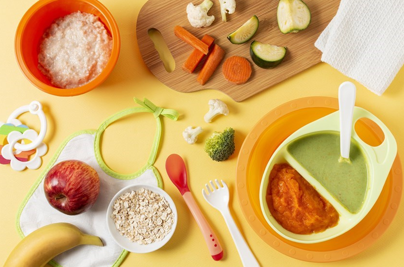 Cách dạy bé tự xúc cơm ăn đơn giản, dễ thực hiện 4