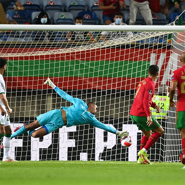 Ghi 4 bàn trong trận đấu được gọi là "four of a kind"