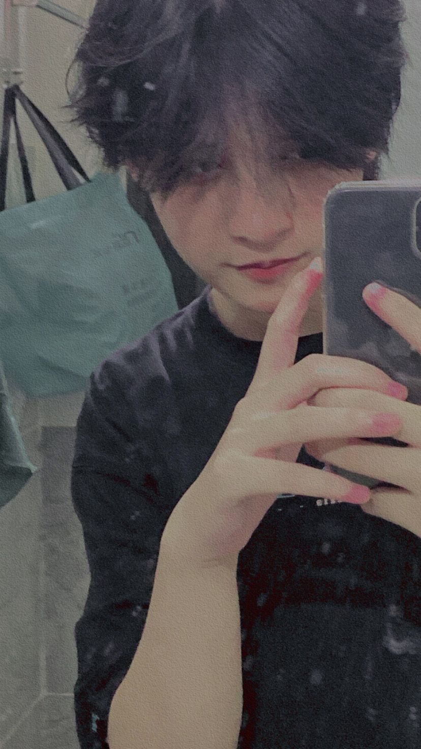 Hình trai đẹp 2k11 gây ấn tượng bởi ánh mắt sáng trong và nụ cười hiền hòa