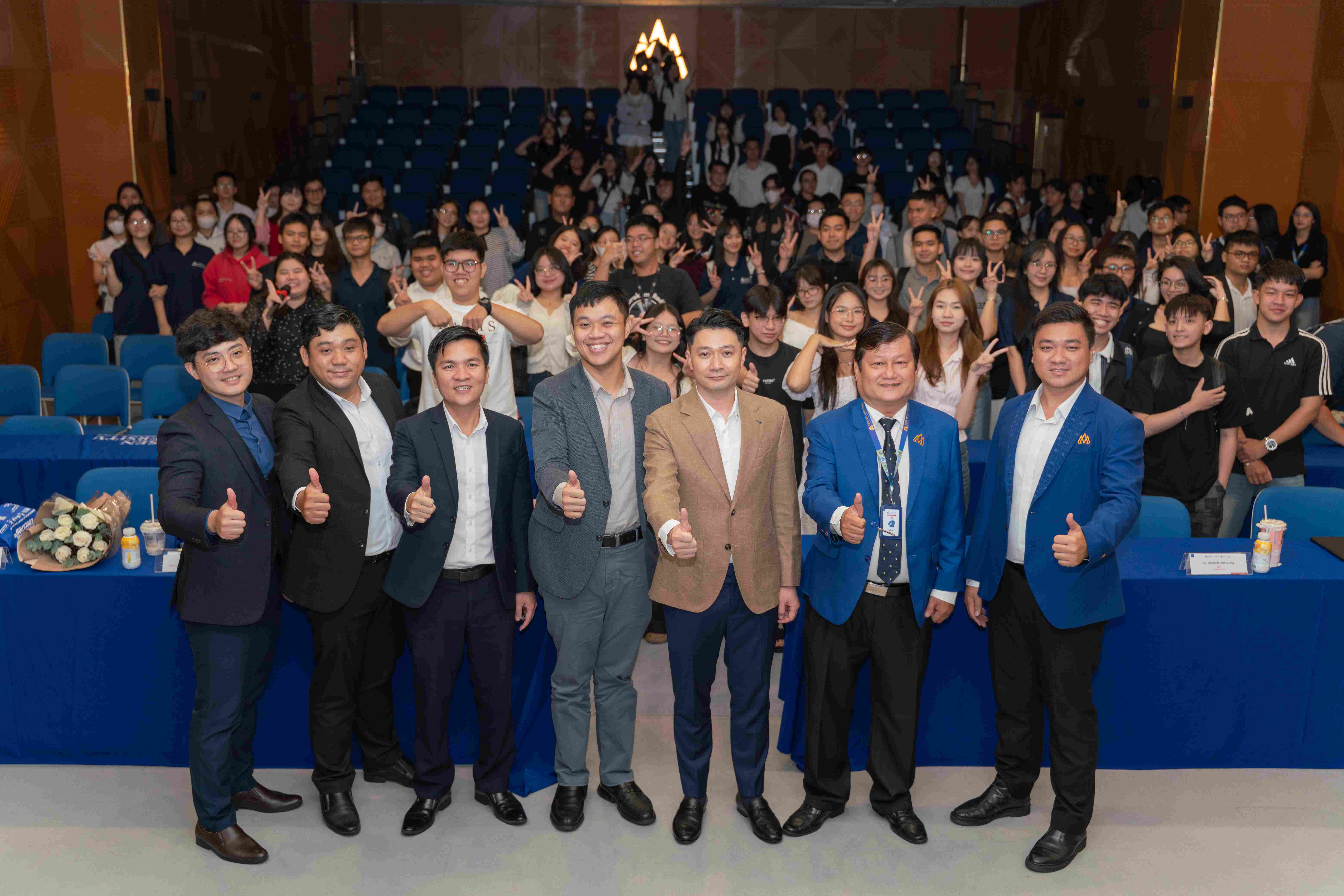 Legal Career Insight - Định hướng nghề Corporate Lawyer cho sinh viên ngành Luật HSU