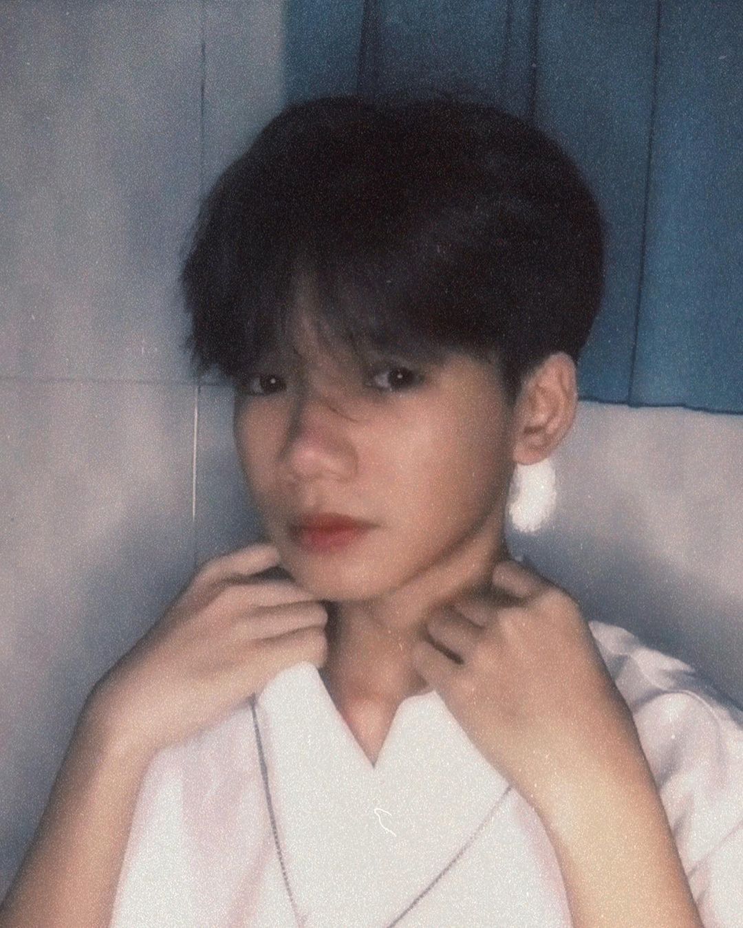 Hình trai đẹp 2k9 nổi bật với nụ cười ngọt ngào và ánh mắt chân thành