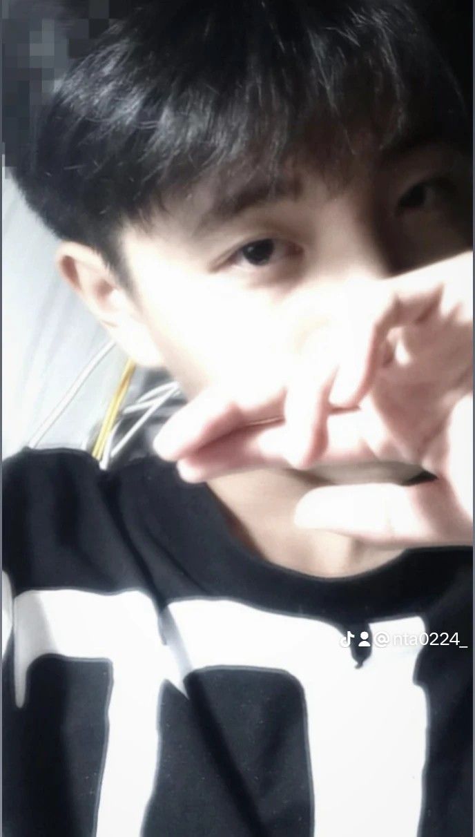 Ảnh trai đẹp K9 giản dị nhưng toát lên sự cuốn hút đầy bất ngờ khó tả