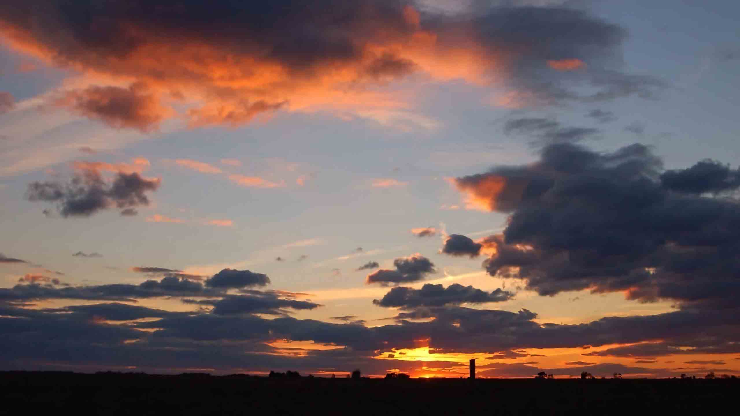 anh may buon 2560px 1440px 2k 8