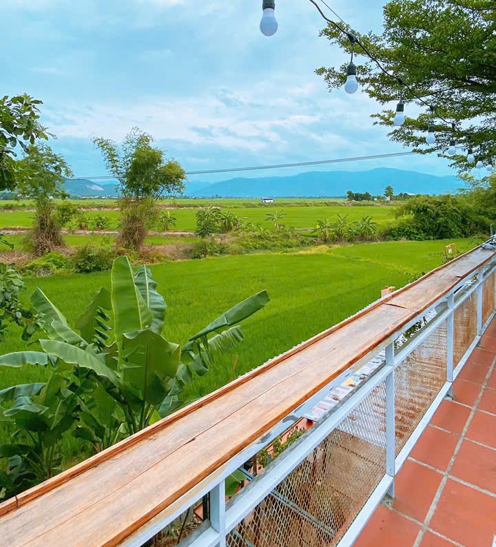 Gác Lúa Coffee - Quán cà phê view đồng lúa siêu chill ở Diên Khánh, Khánh Hòa