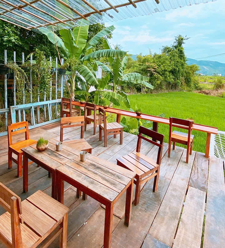 Gác Lúa Coffee - Quán cà phê view đồng lúa siêu chill ở Diên Khánh, Khánh Hòa