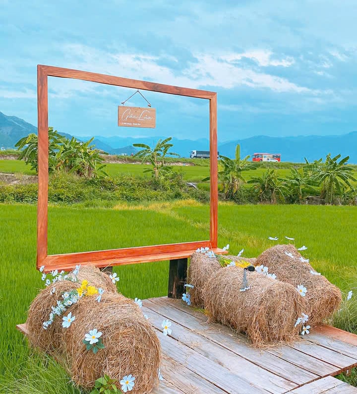 Gác Lúa Coffee - Quán cà phê view đồng lúa siêu chill ở Diên Khánh, Khánh Hòa
