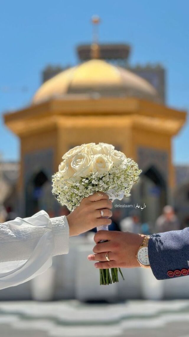 Ảnh cặp đôi yêu nhau nắm tay kết hợp ảnh tay đeo nhẫn đôi đẹp