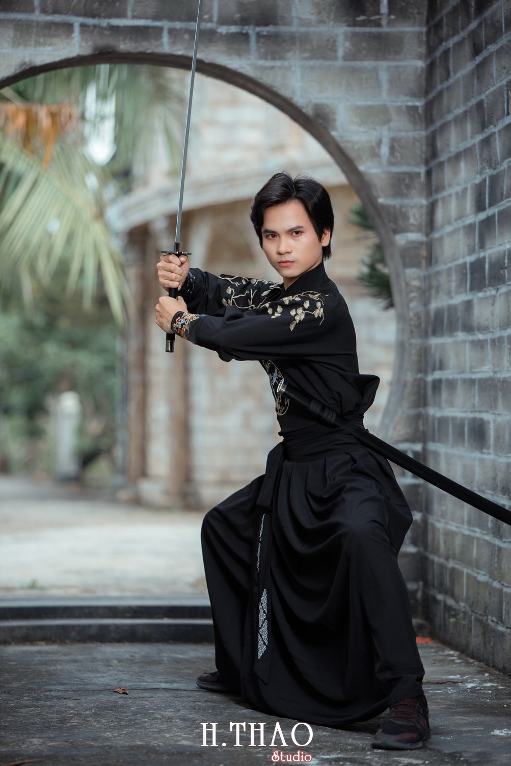 Anh co trang nam 13 - 5 concept chụp ảnh cổ trang HOT nhất hiện nay - HThao Studio
