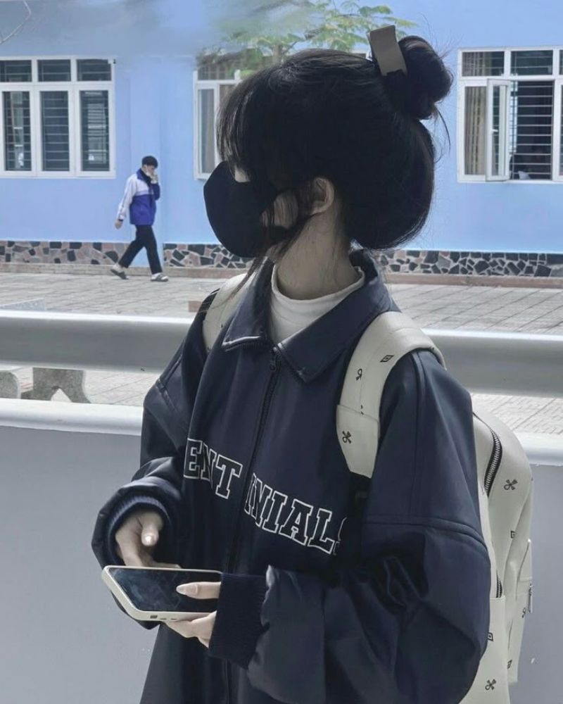 Ngắm hình gái che mặt bằng khẩu trang đen