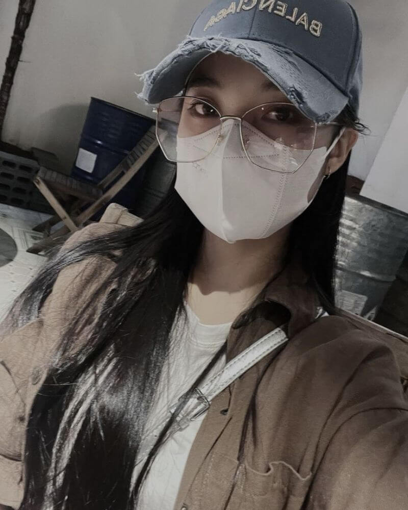 Hình gái xinh che mặt ảnh avatar đẹp cho con gái