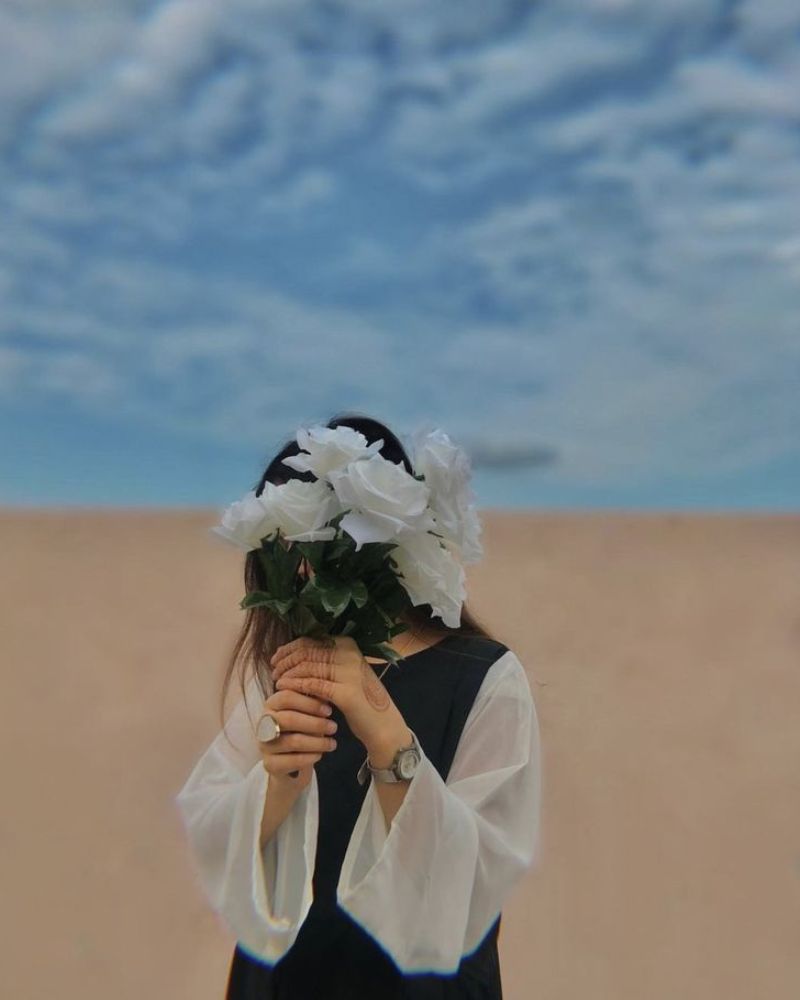 Gái xinh che mặt ảnh avatar đẹp cho con gái