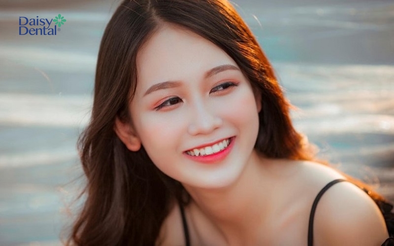 Hình ảnh gái xinh răng khểnh