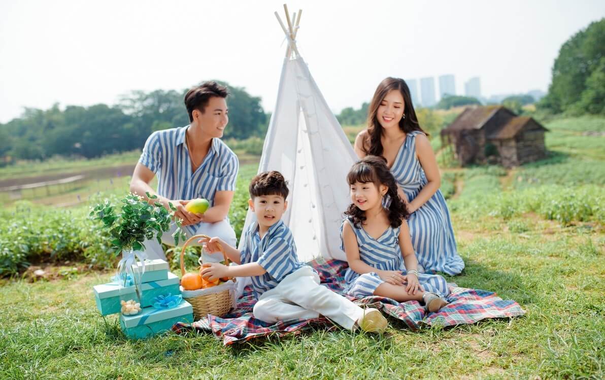 Trang phục chụp ảnh gia đình 4 người