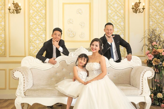 Trang phục chụp ảnh gia đình 4 người