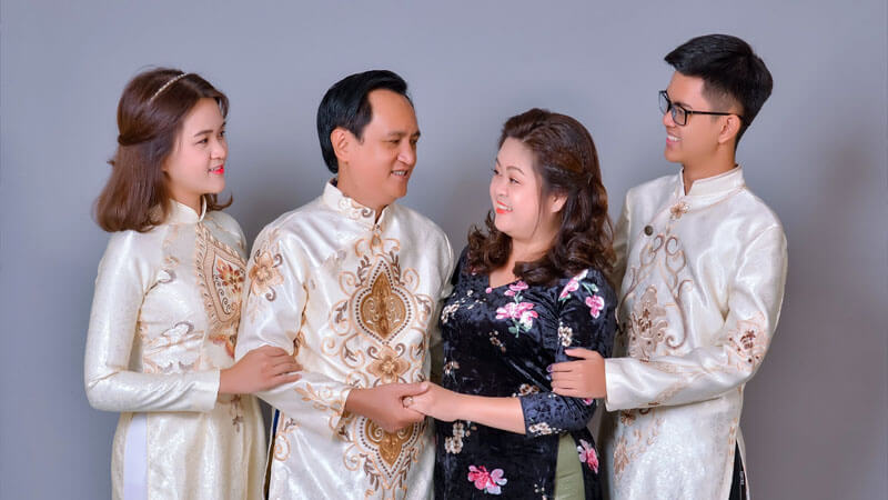 Album chụp ảnh gia đình 4 người