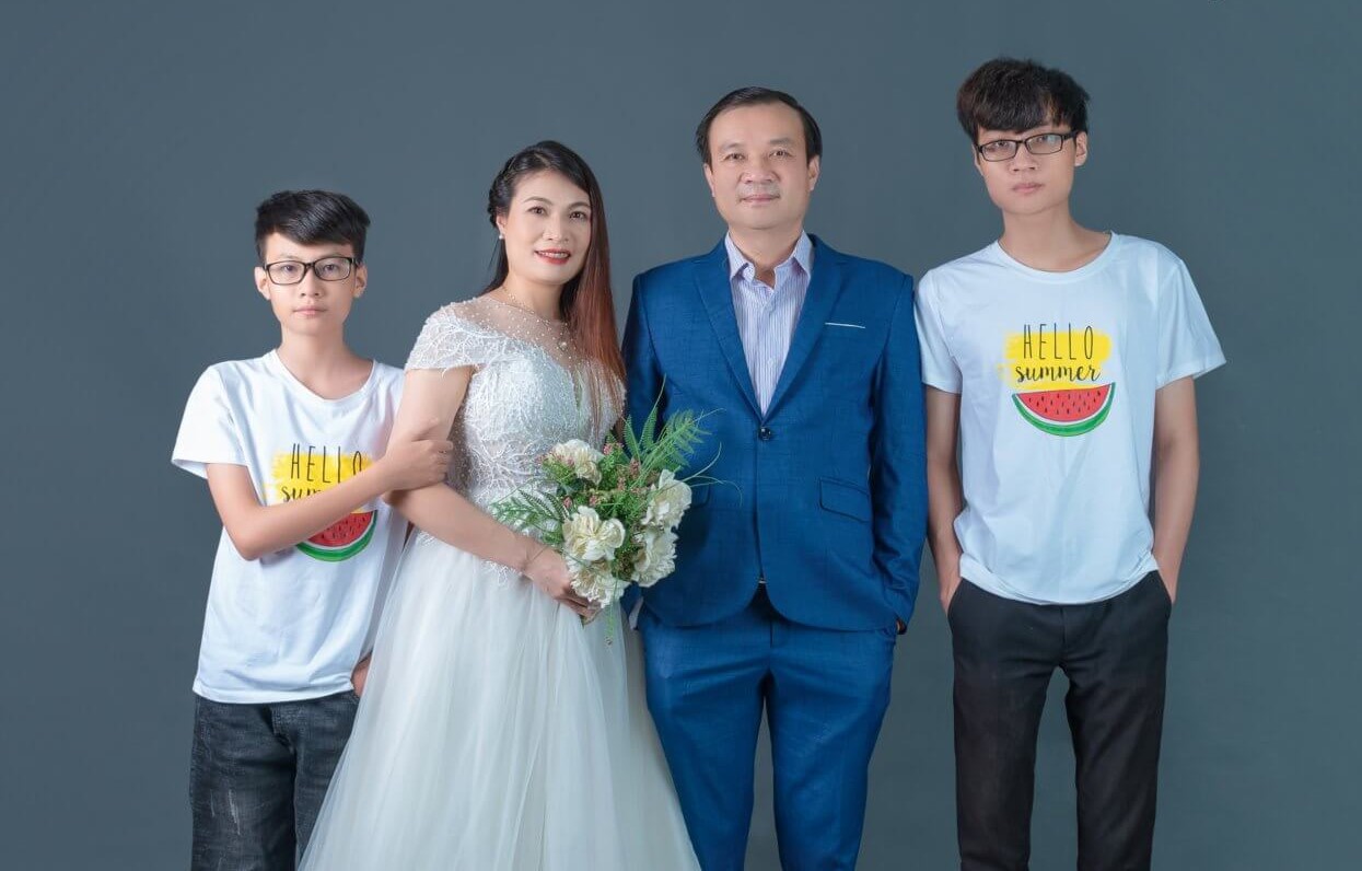 Album chụp ảnh gia đình 4 người