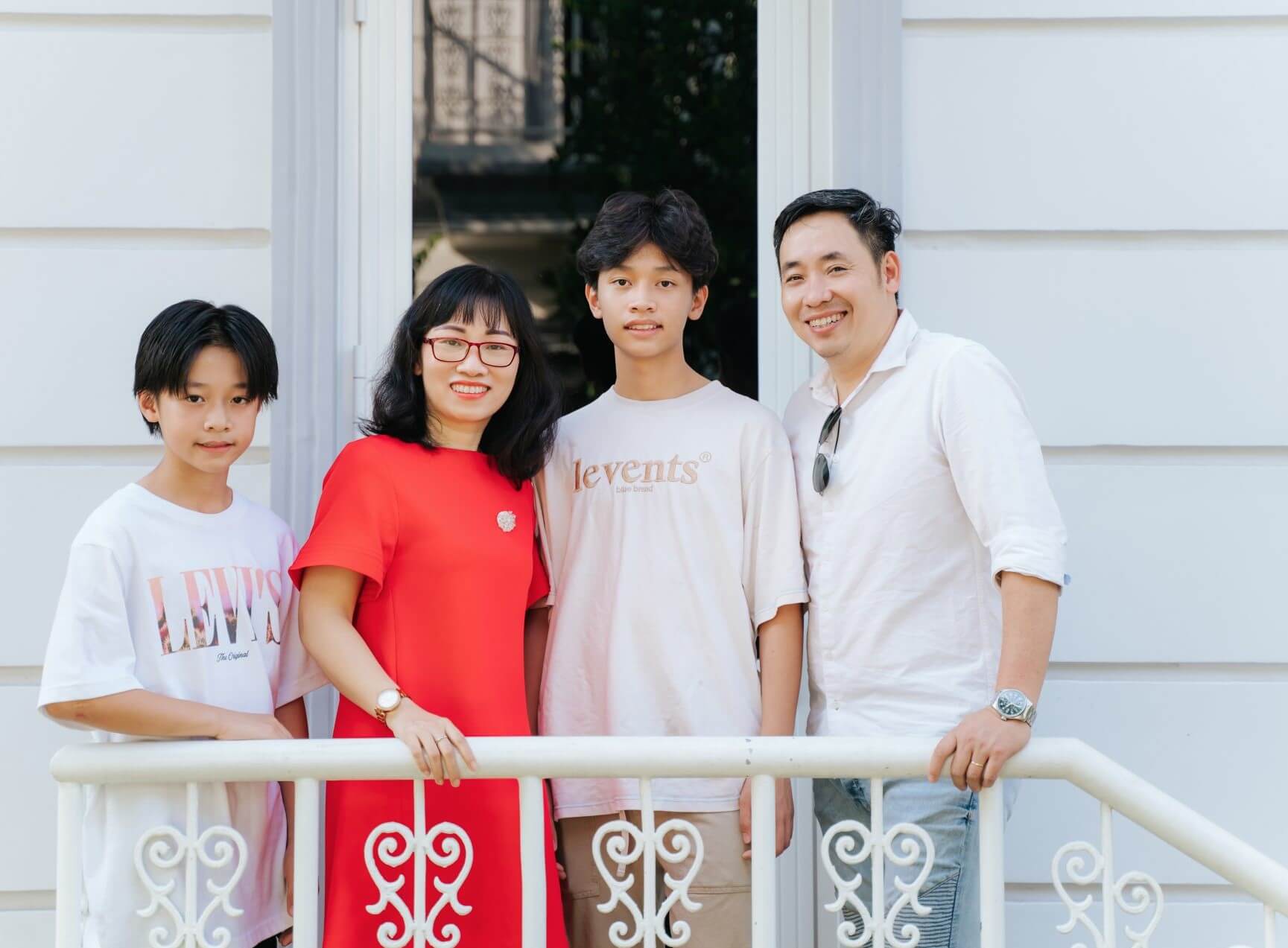 Album chụp ảnh gia đình 4 người