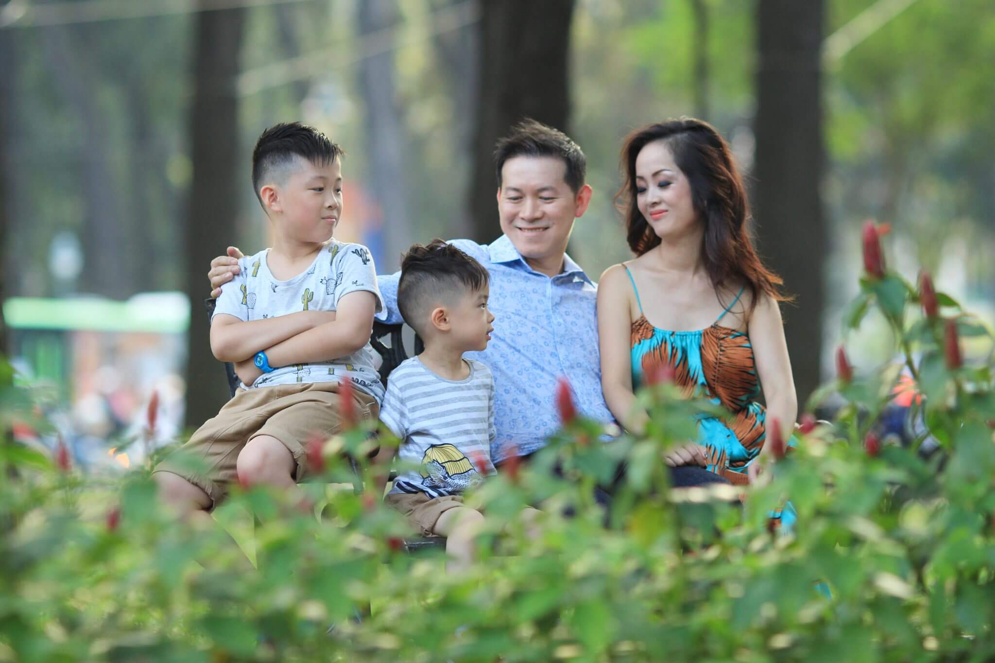 Cách tạo dáng chụp ảnh gia đình 4 người