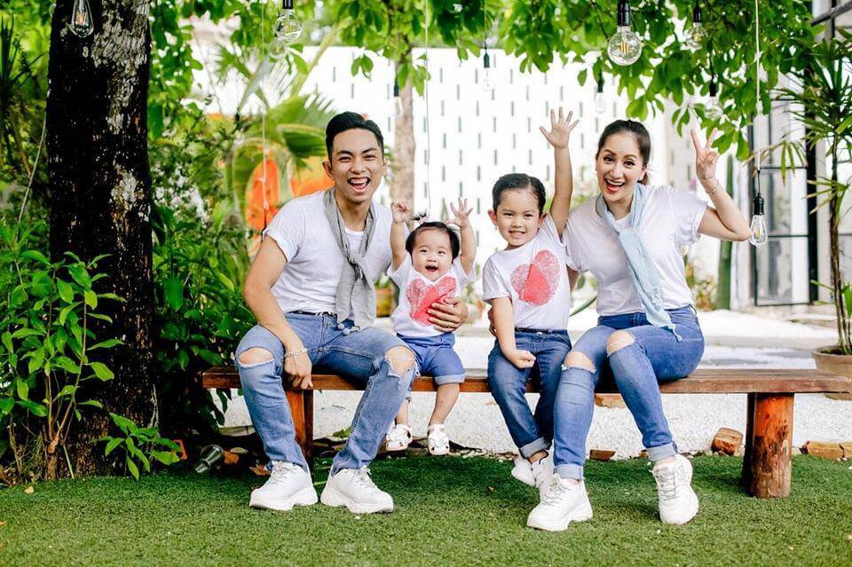 Cách tạo dáng chụp ảnh gia đình 4 người