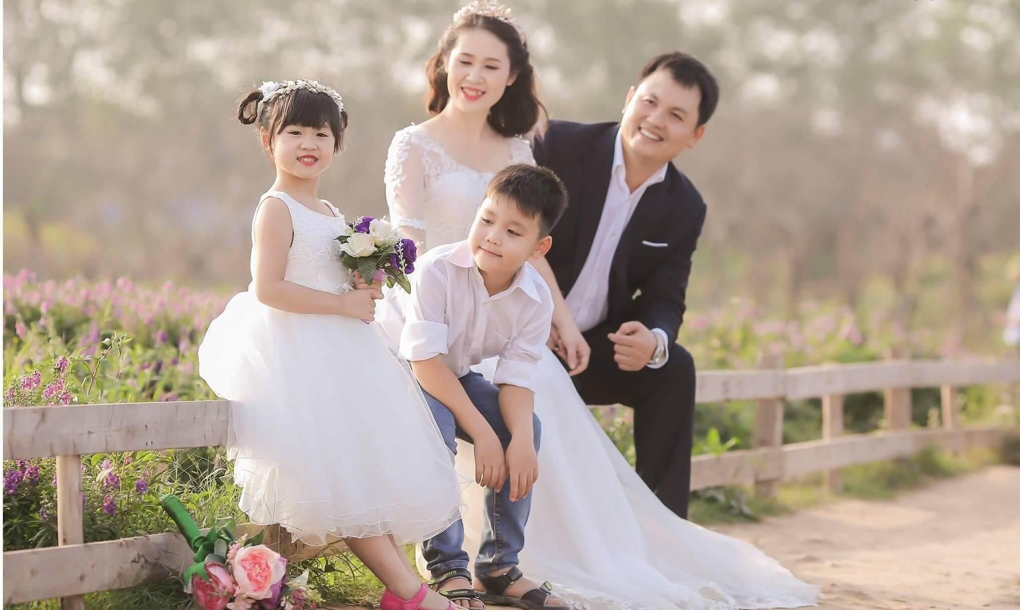 Ý tưởng chụp hình gia đình 4 người chưa bao giờ lỗi thời