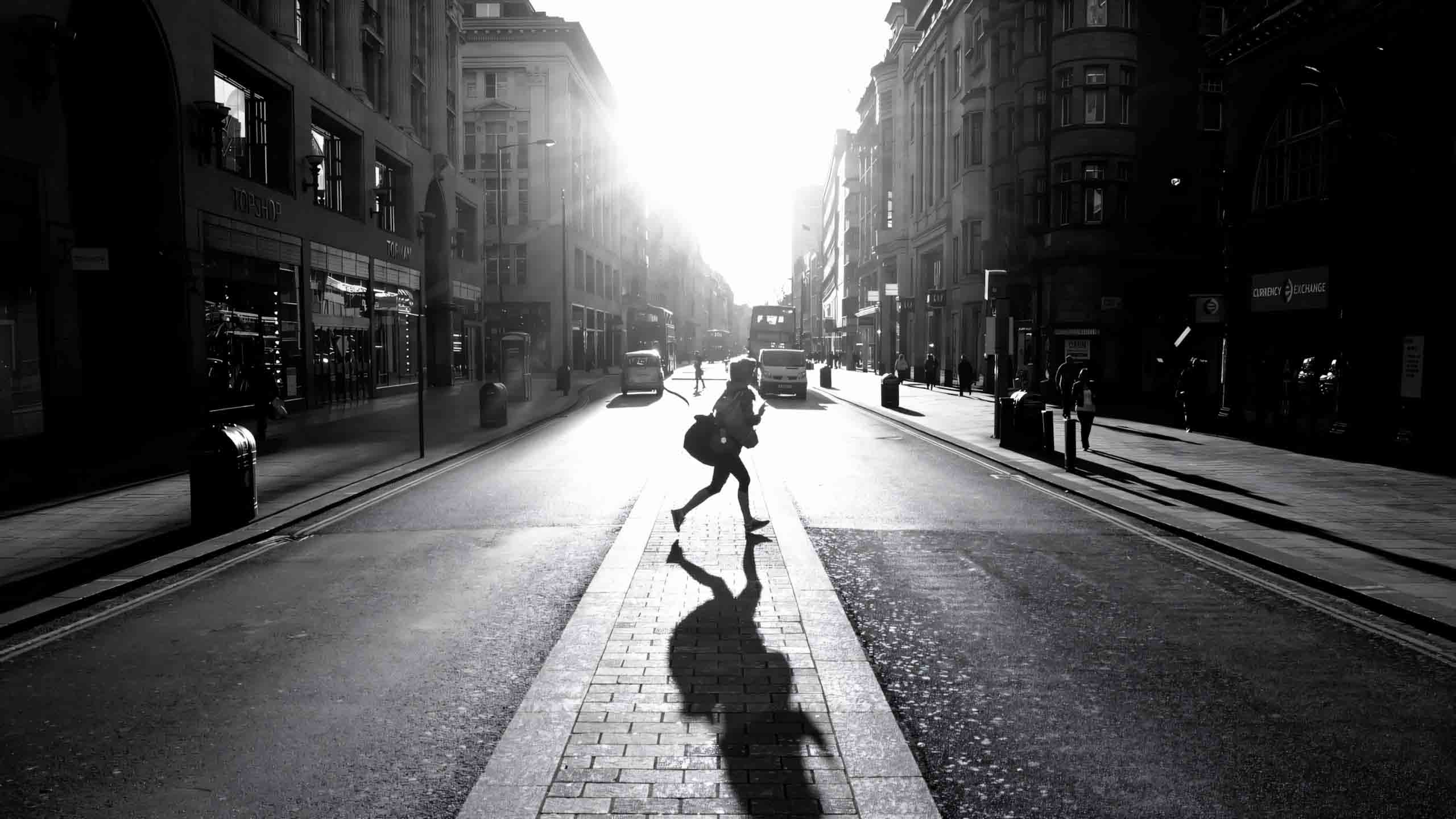 anh duong pho buon den trang 2560px 1440px 2k 3