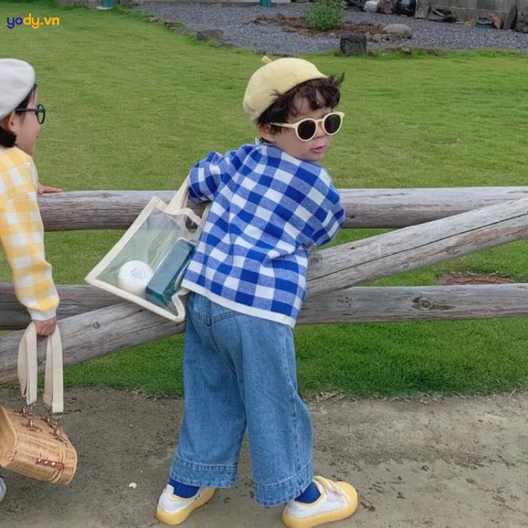 Ảnh đại diện hài hước cho người yêu con nít đẹp