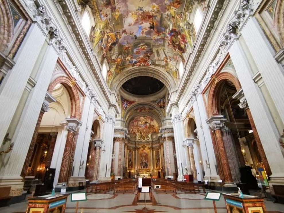 Giải mã chiếc gương gây sốt khiến khách phải chi tiền để chụp ảnh - 3