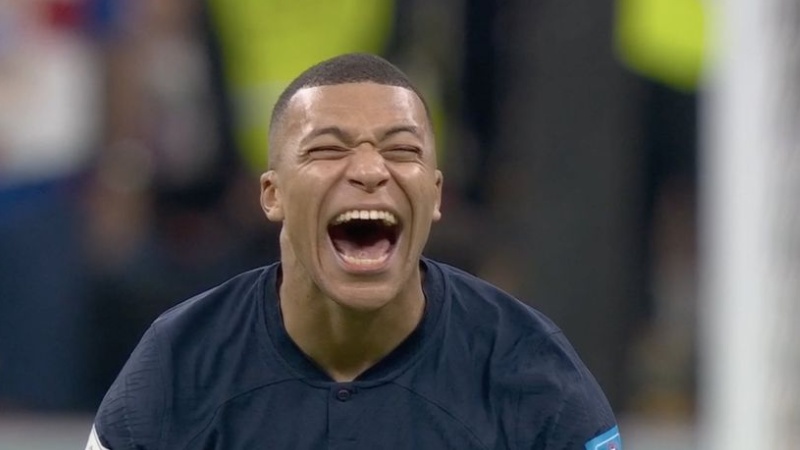 anh-cuoi-ra-nuoc-mat-14