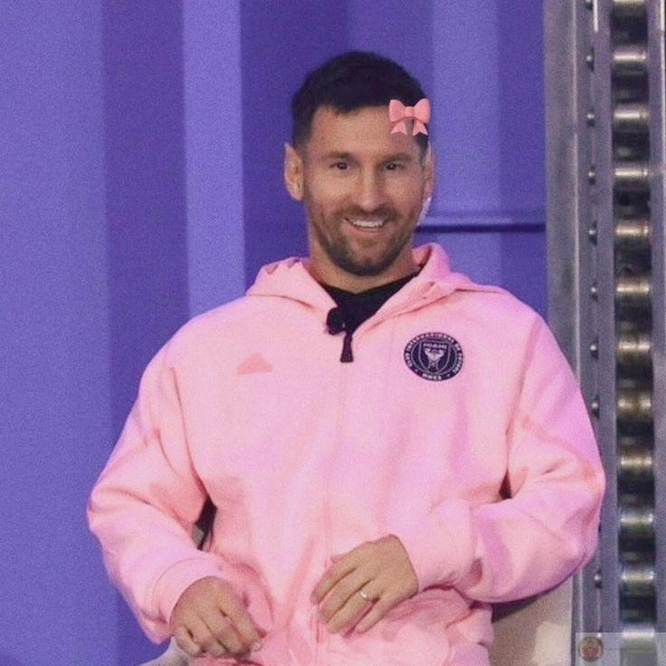 Ảnh chế Messi phản ánh những khoảnh khắc ngộ nghĩnh trên sân cỏ đầy bất ngờ