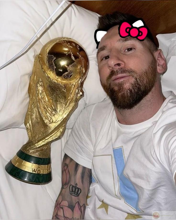 Ảnh Messi meme xuất hiện nhiều trong các hội nhóm hài hước trên mạng