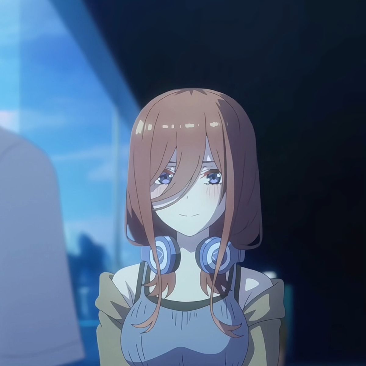 Một khoảnh khắc Miku nhìn nghiêng đủ khiến tim lệch