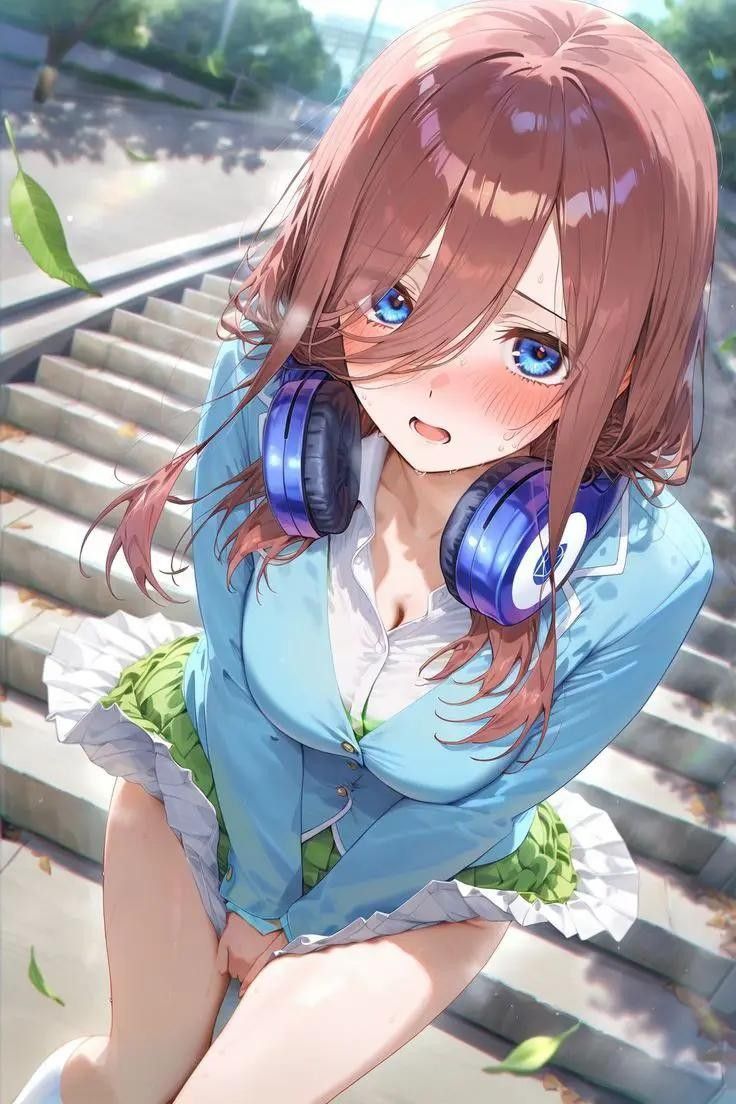 Dáng ngồi nghiêng nhẹ nhìn ngoài cửa sổ, thật thơ