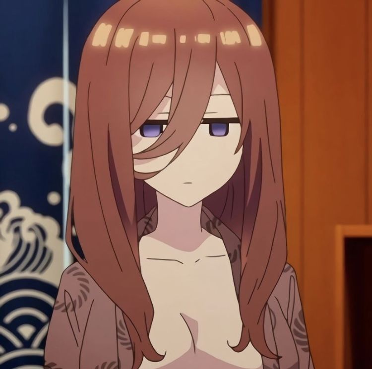 Miku đứng lặng thôi cũng đủ làm cảnh đẹp hơn