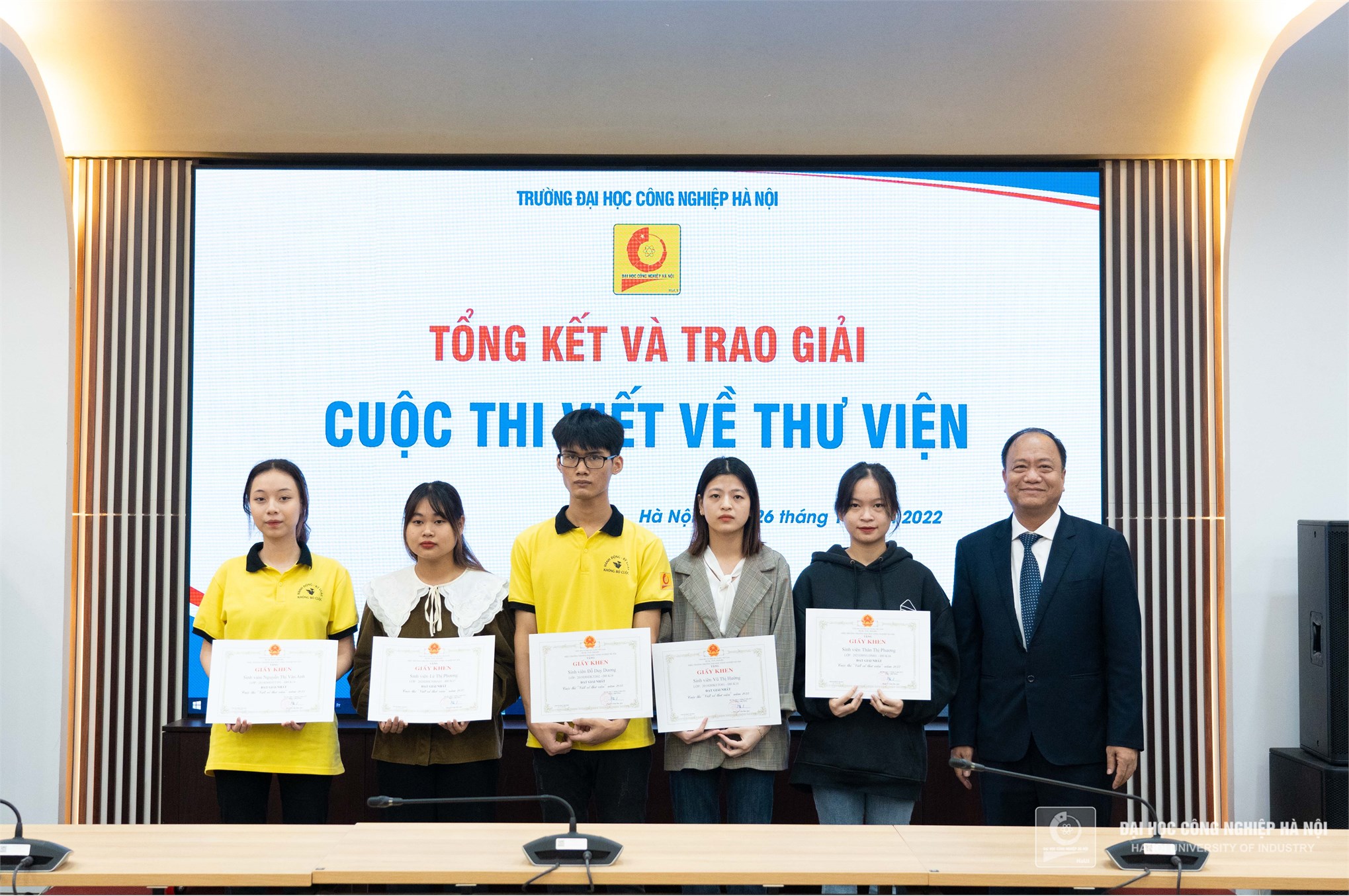 Suy nghĩ về phát triển văn hóa đọc trong sinh viên Trường Đại học Công nghiệp Hà Nội