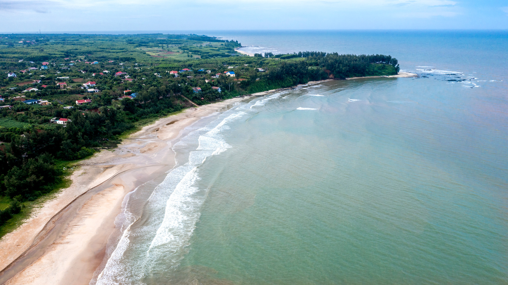 Vẻ hoang sơ của biển Vĩnh Thái...