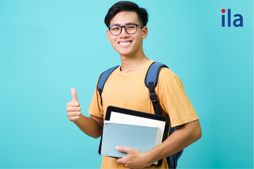 Anh ấy là một học sinh trung thực.