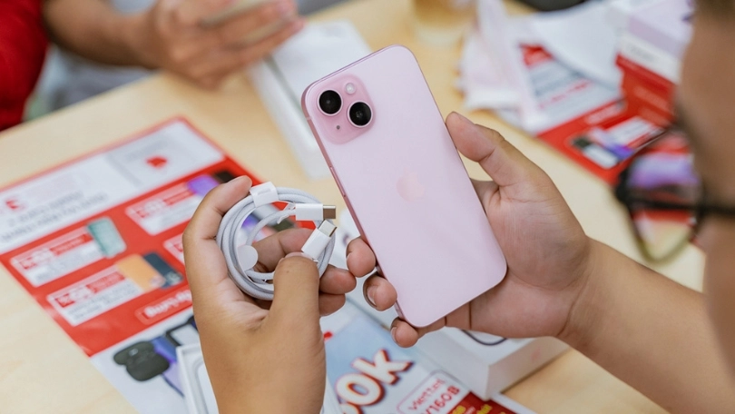 Vì sao nên mua điện thoại iPhone tại CellphoneS