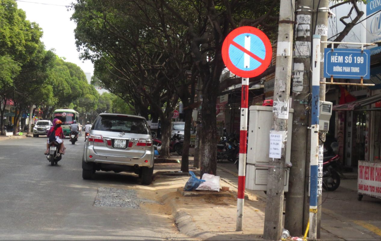 Tổng hợp biển cấm ô tô và ý nghĩa các loại biến cấm quy chuẩn mới