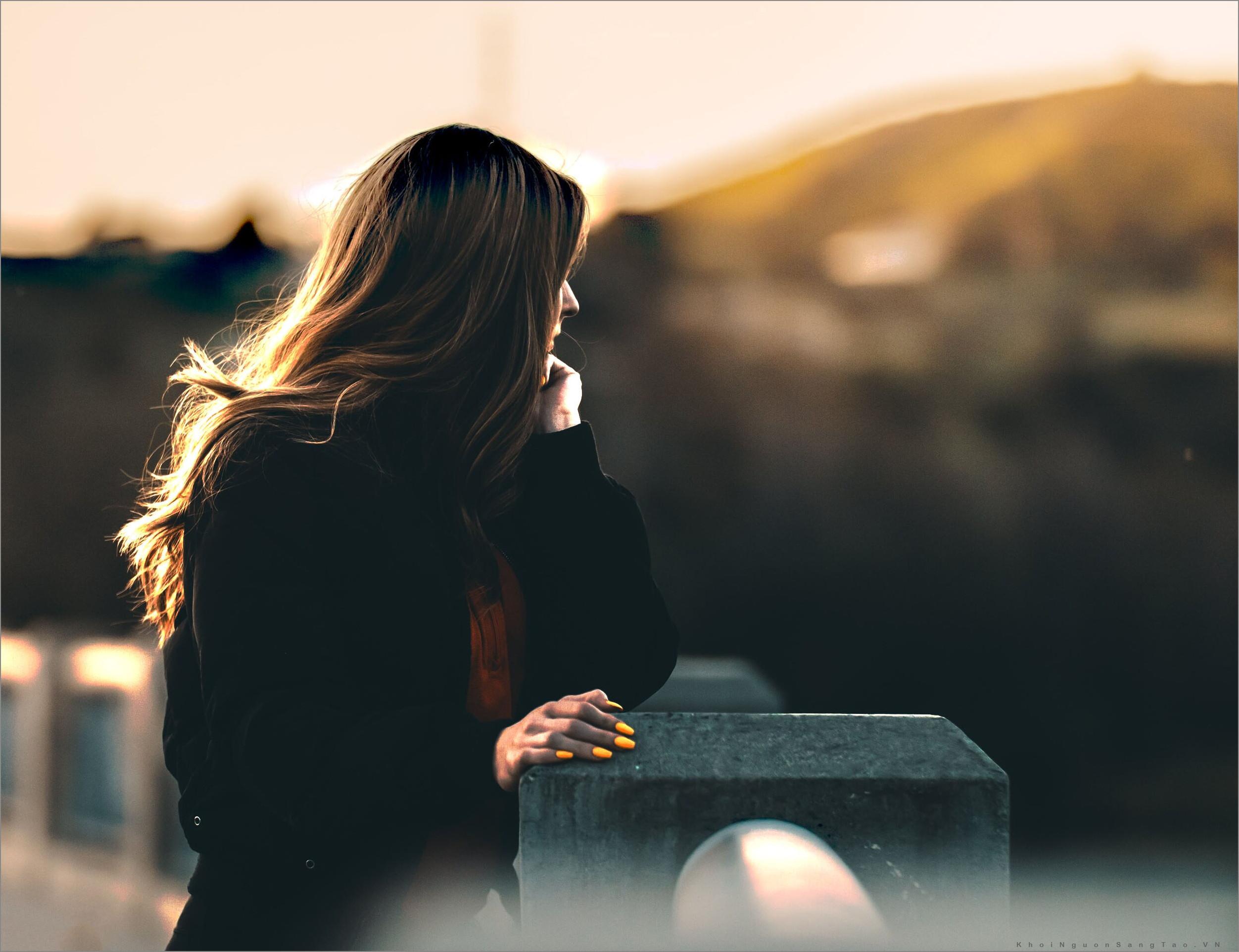 Trăng dưới nước, cá trên trời thể hiện tình yêu mơ hồ, ảo tưởng và mù quáng