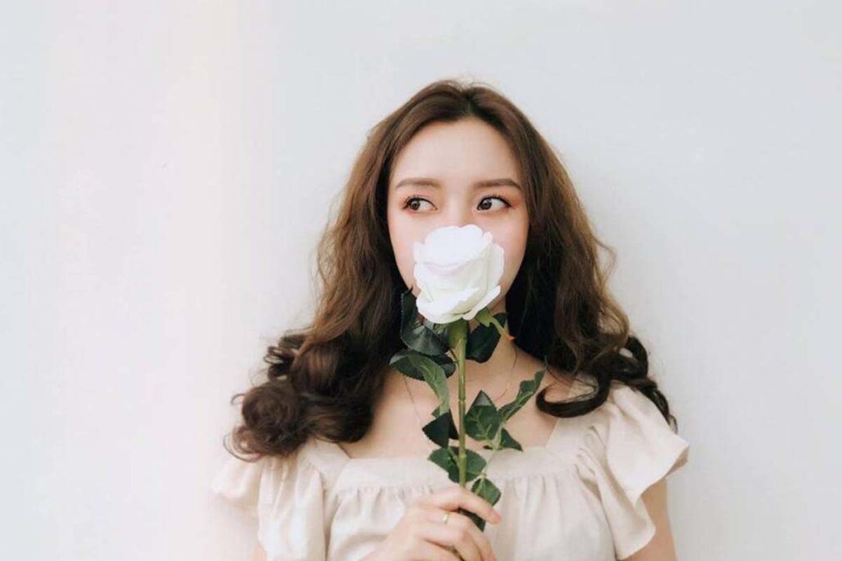 Bỏ túi những mẹo chụp ảnh nửa mặt đẹp ngất ngây