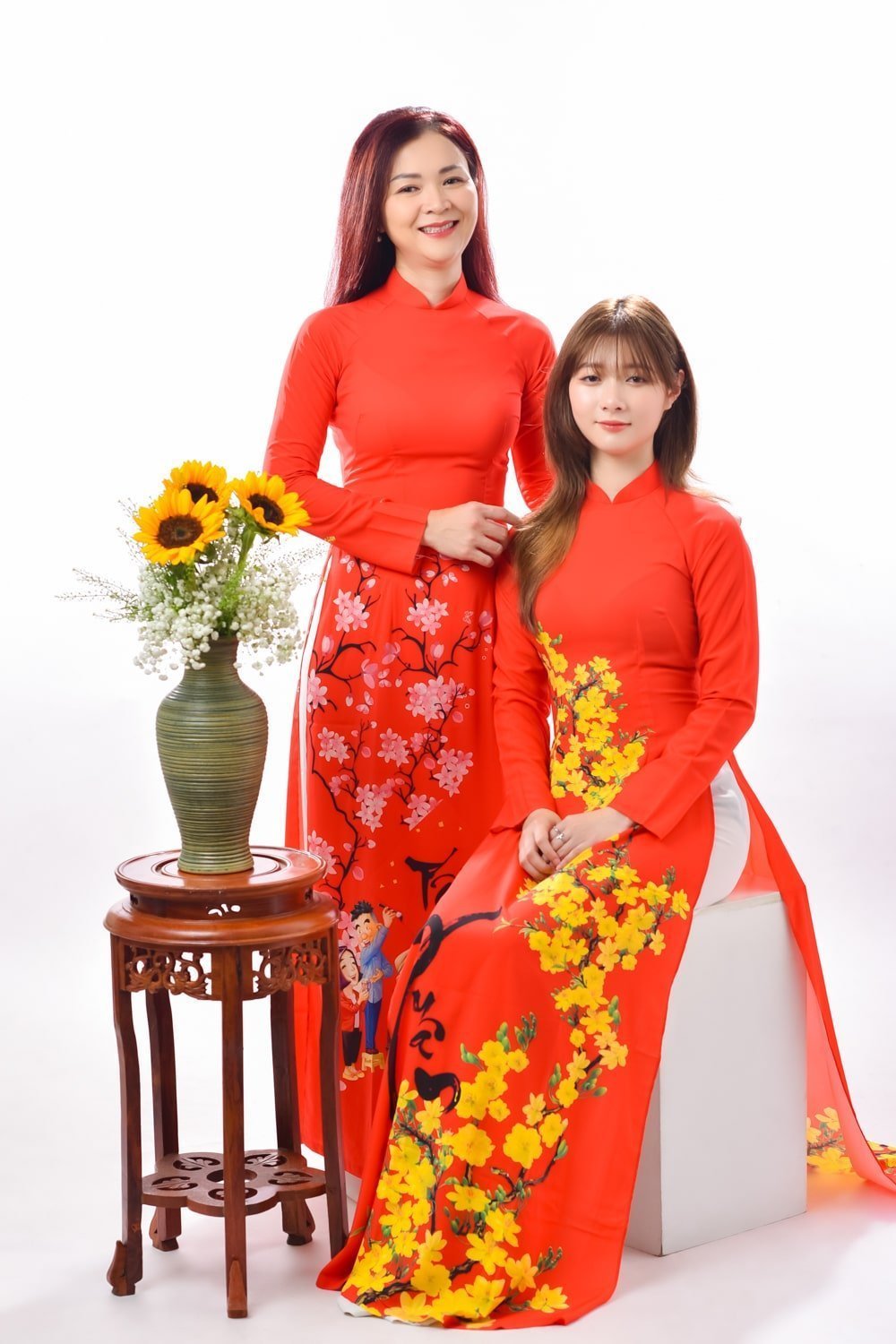 Anh ao dai 2 me con 5 min