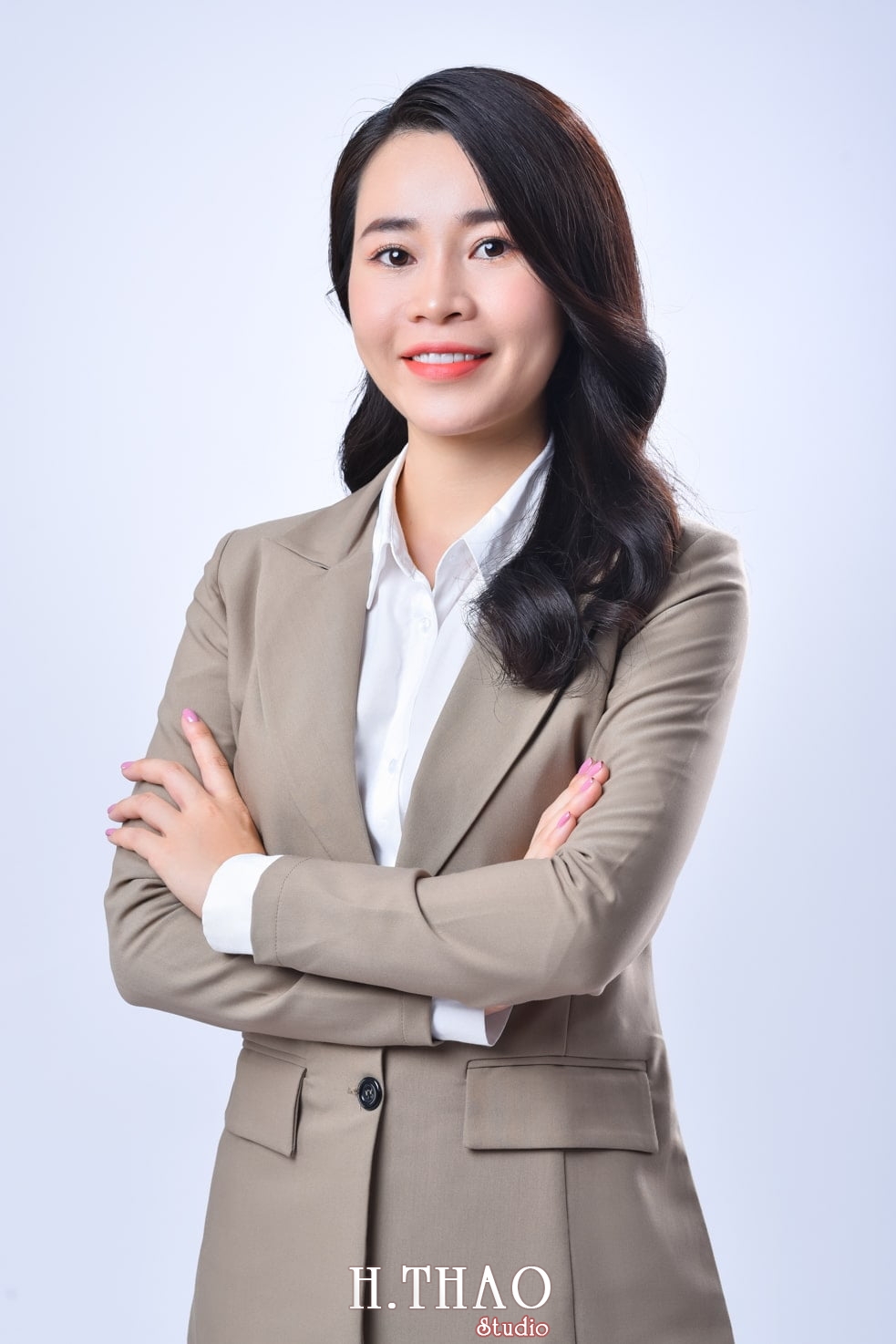 Anh nghe thuat 2 - Cách chụp ảnh với áo vest nữ đẹp, trẻ trung, chuyên nghiệp- HThao Studio
