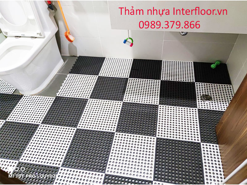 Thảm nhựa trải nhà vệ sinh