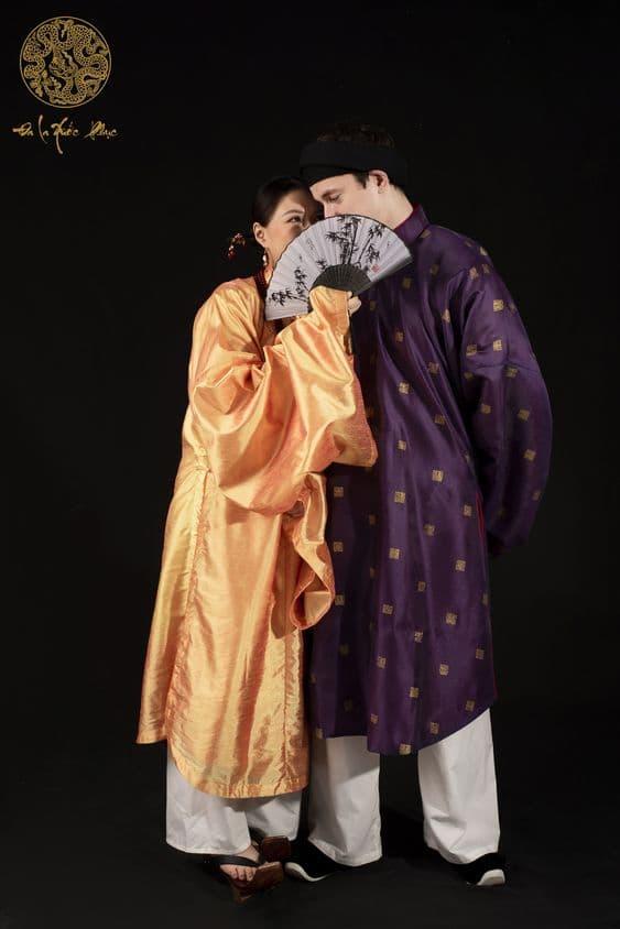 30+ kiểu tạo dáng chụp ảnh Tết cặp đôi đẹp lãng mạn