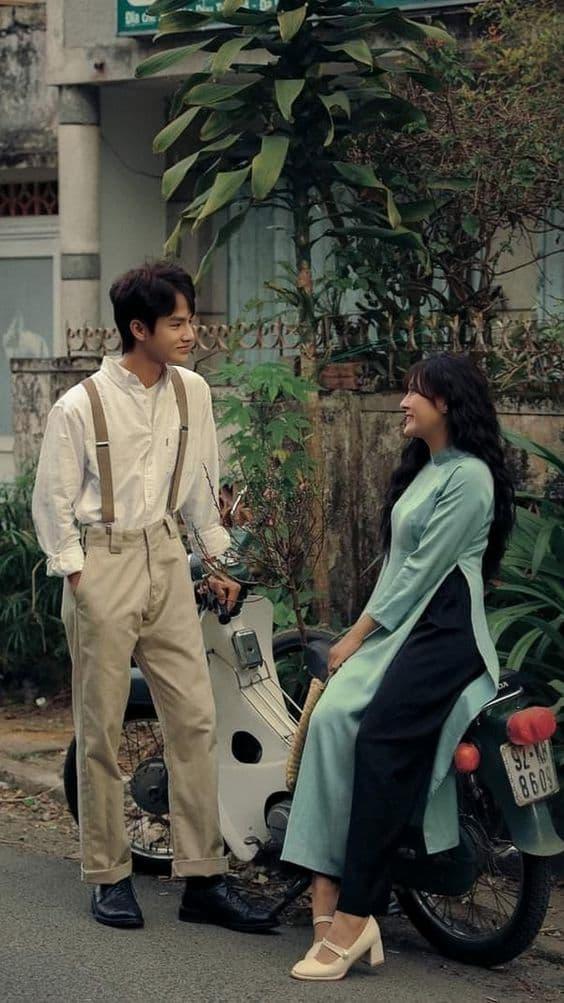 30+ kiểu tạo dáng chụp ảnh Tết cặp đôi đẹp lãng mạn